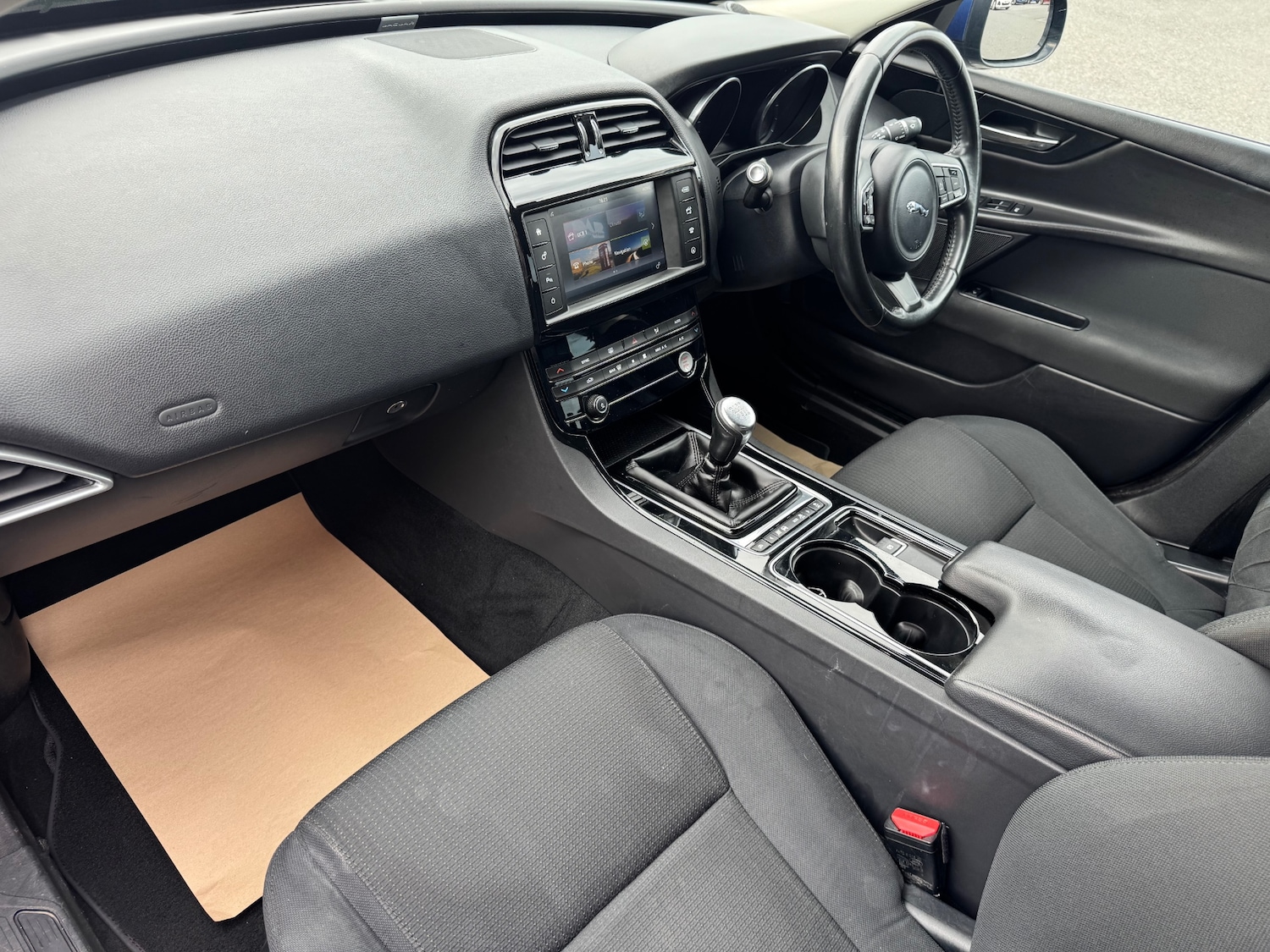 Used Jaguar XE 2015 for sale - 76518269: Photo 14