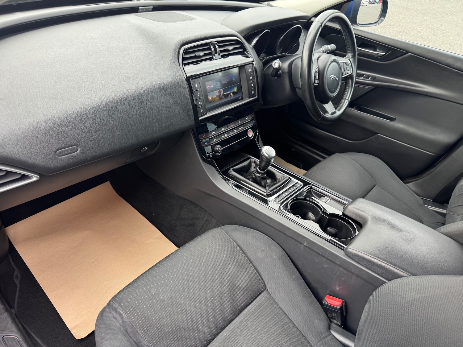 Used Jaguar XE 2015 for sale - 76518269: Photo 17