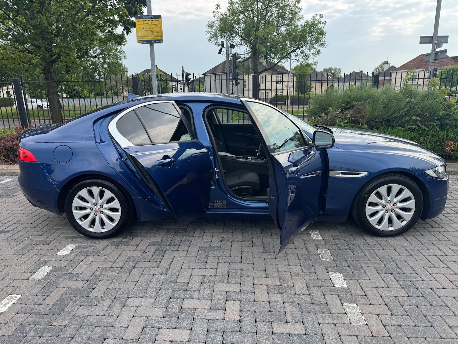 Used Jaguar XE 2015 for sale - 76518269: Photo 5