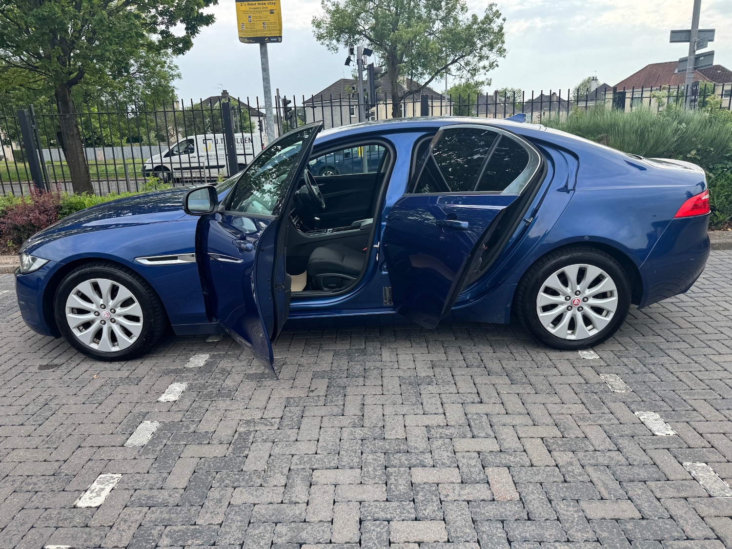 Used Jaguar XE 2015 for sale - 76518269: Photo 6