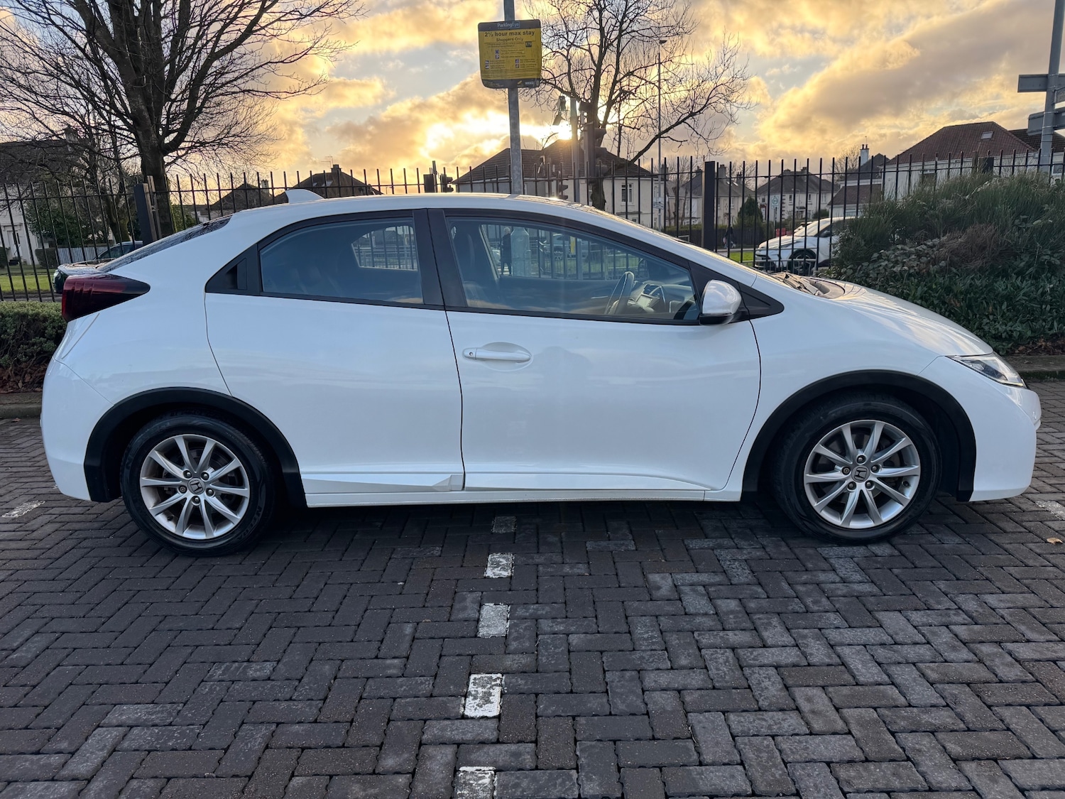 Used Honda Civic 2016 for sale - 76778130: Photo 4