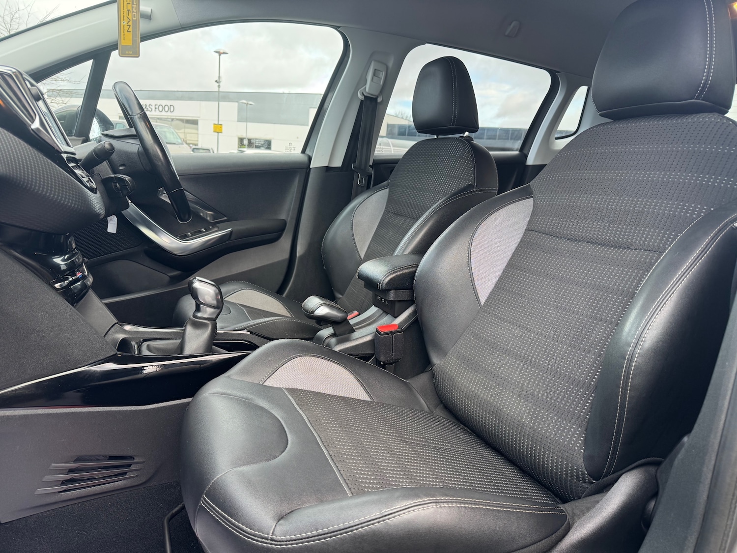 Used Peugeot 2008 2016 for sale - 77519552: Photo 16