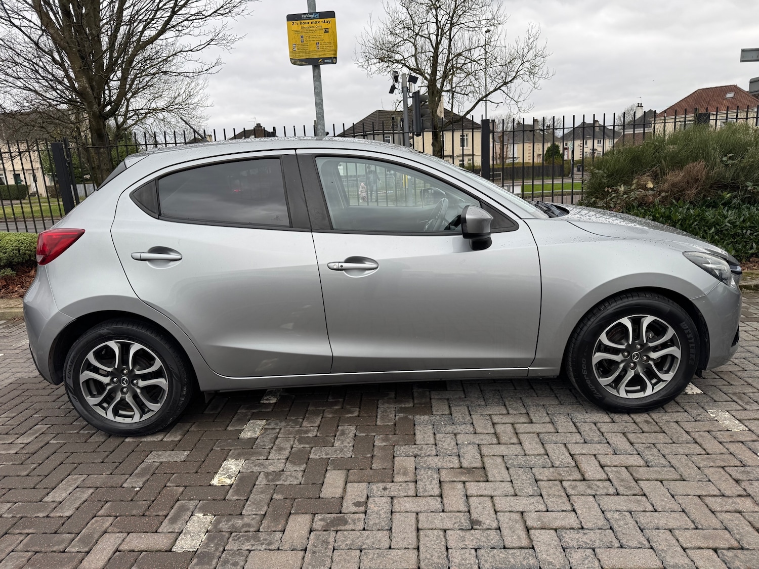 Used Mazda Mazda2 2015 for sale - 77335898: Photo 4