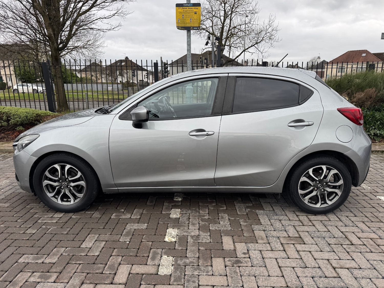 Used Mazda Mazda2 2015 for sale - 77335898: Photo 7