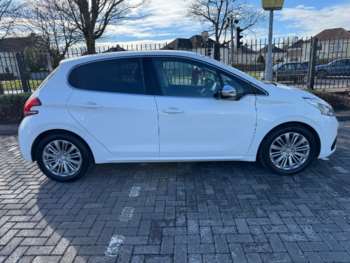 Used Peugeot 208 2015 for sale - 74248095: Photo