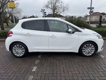 Used Peugeot 208 2017 for sale - 77461653: Photo