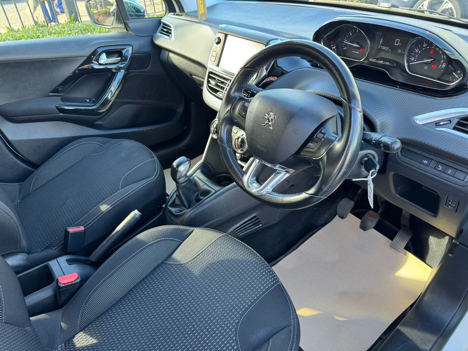 Used Peugeot 208 2016 for sale - 76430623: Photo 12