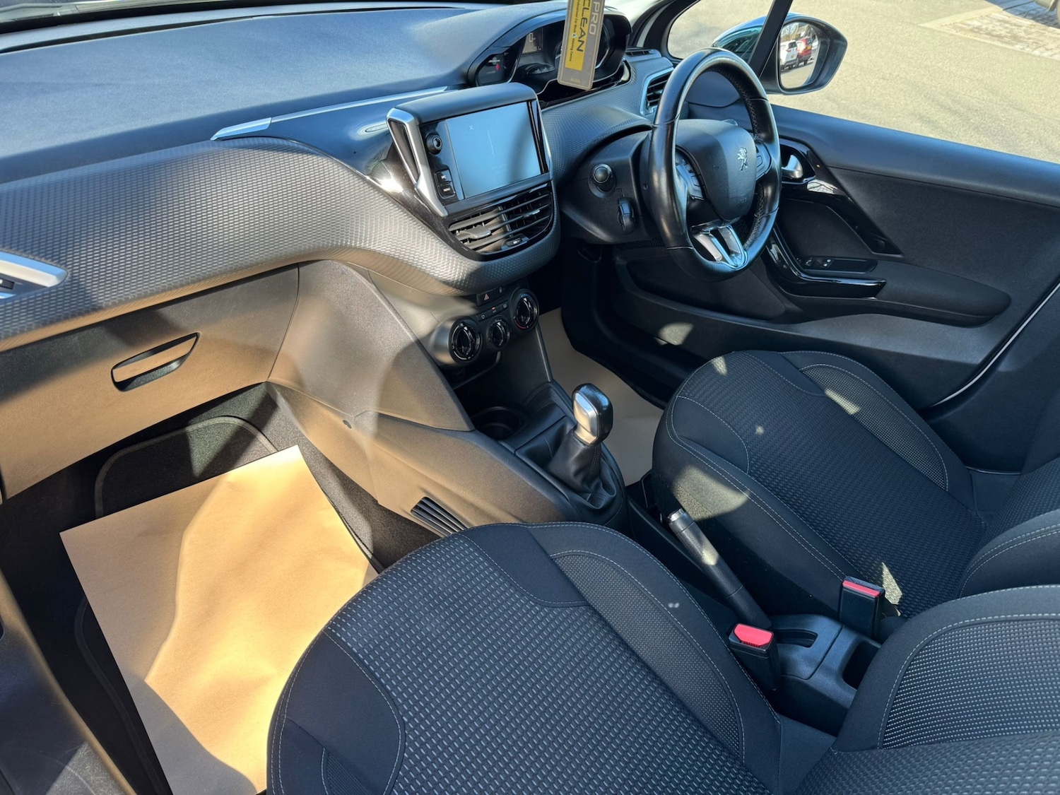 Used Peugeot 208 2016 for sale - 76430623: Photo 14