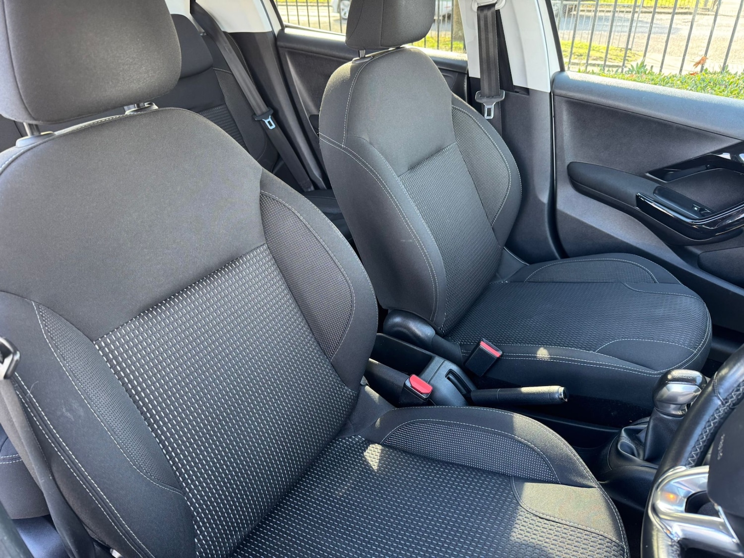 Used Peugeot 208 2016 for sale - 76430623: Photo 15