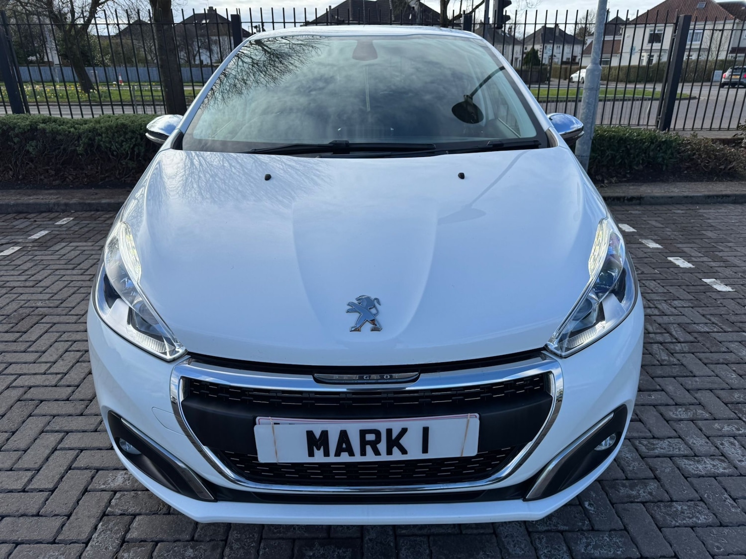 Used Peugeot 208 2016 for sale - 76430623: Photo 2
