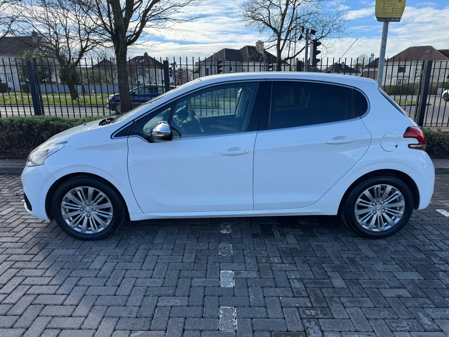 Used Peugeot 208 2016 for sale - 76430623: Photo 7