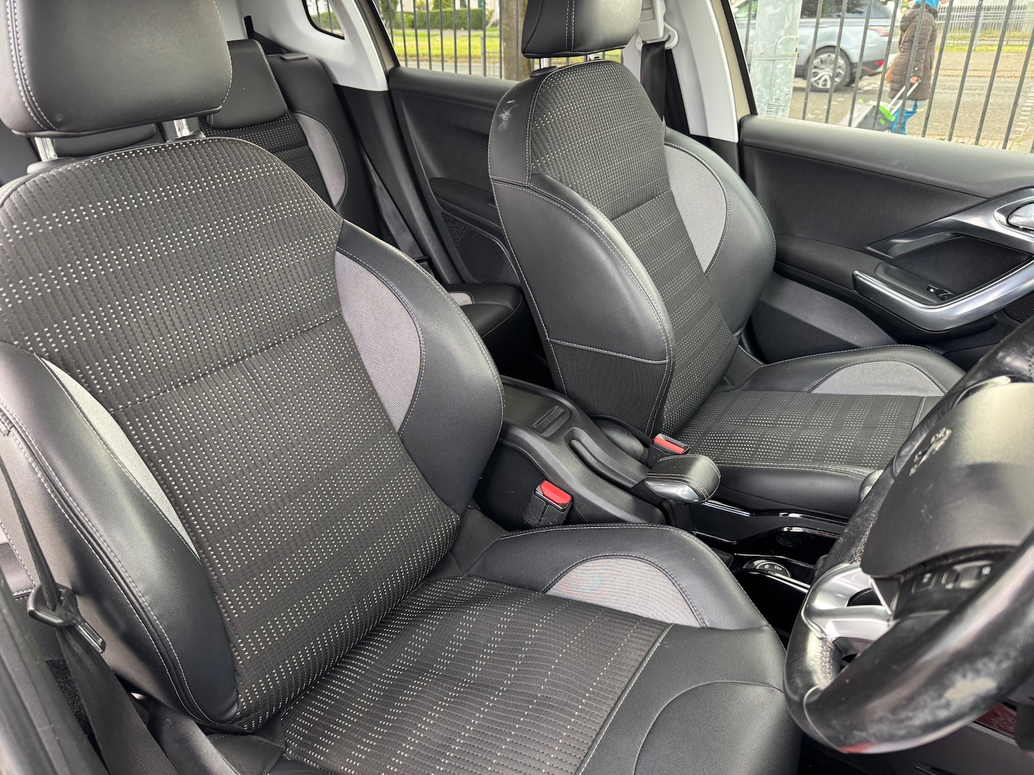 Used Peugeot 2008 2015 for sale - 76220639: Photo 15