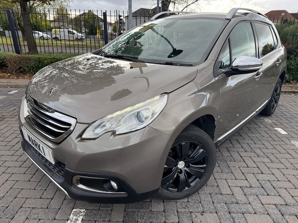 Used Peugeot 2008 2015 for sale - 76220639: Photo 1