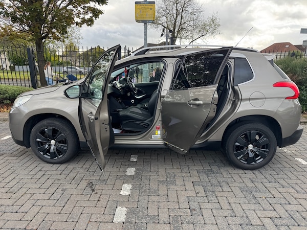 Used Peugeot 2008 2015 for sale - 76220639: Photo 6