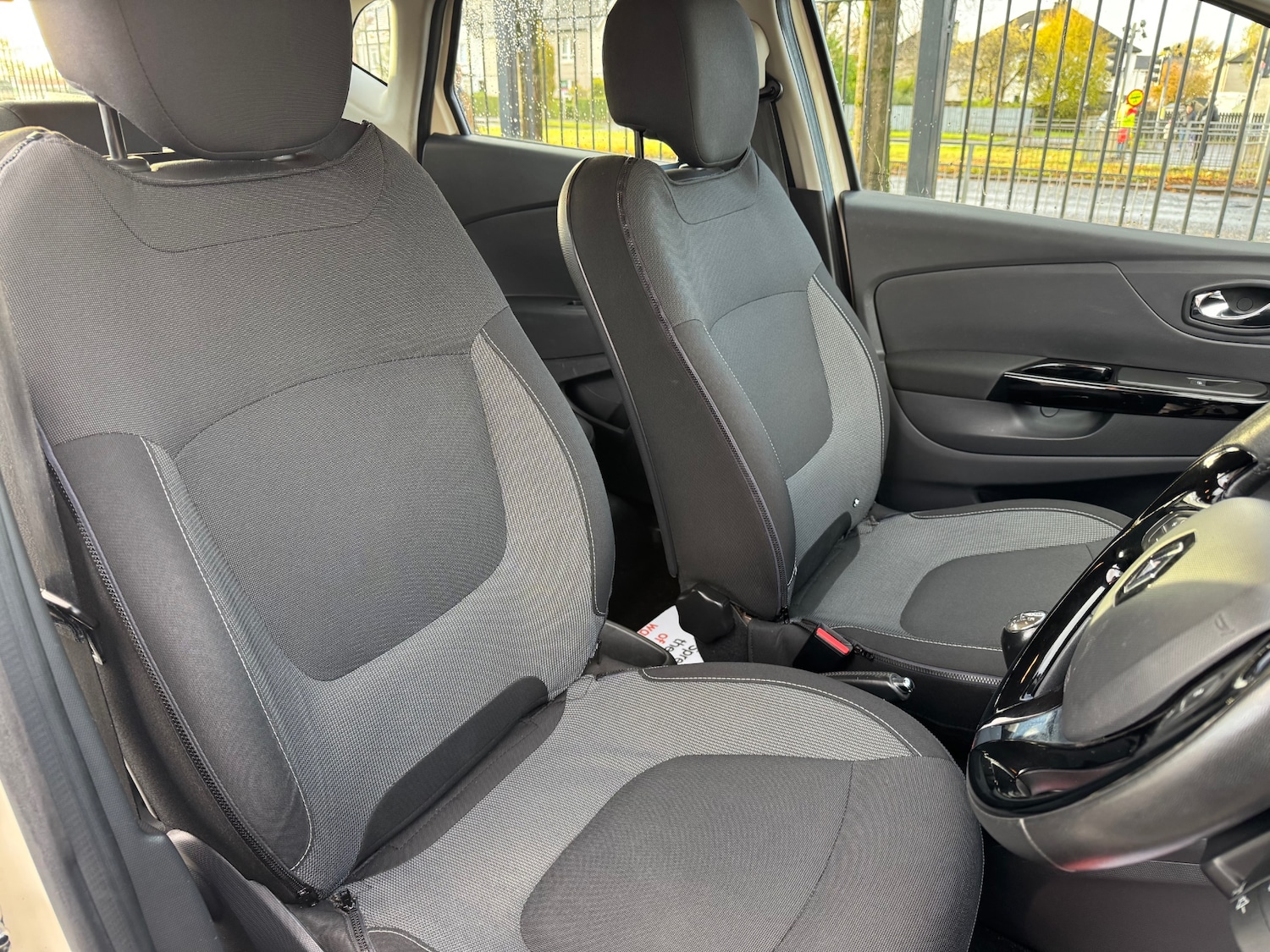 Used Renault Captur 2015 for sale - 76738294: Photo 15