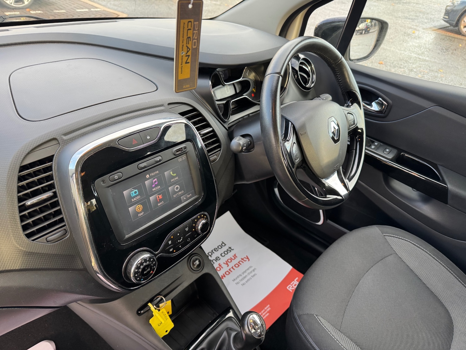 Used Renault Captur 2015 for sale - 76738294: Photo 19