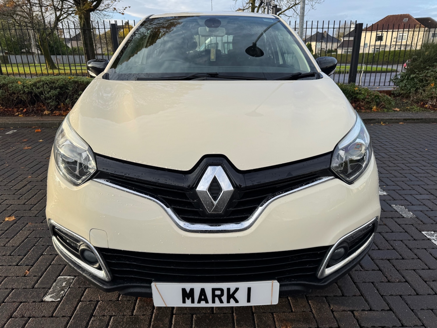 Used Renault Captur 2015 for sale - 76738294: Photo 2