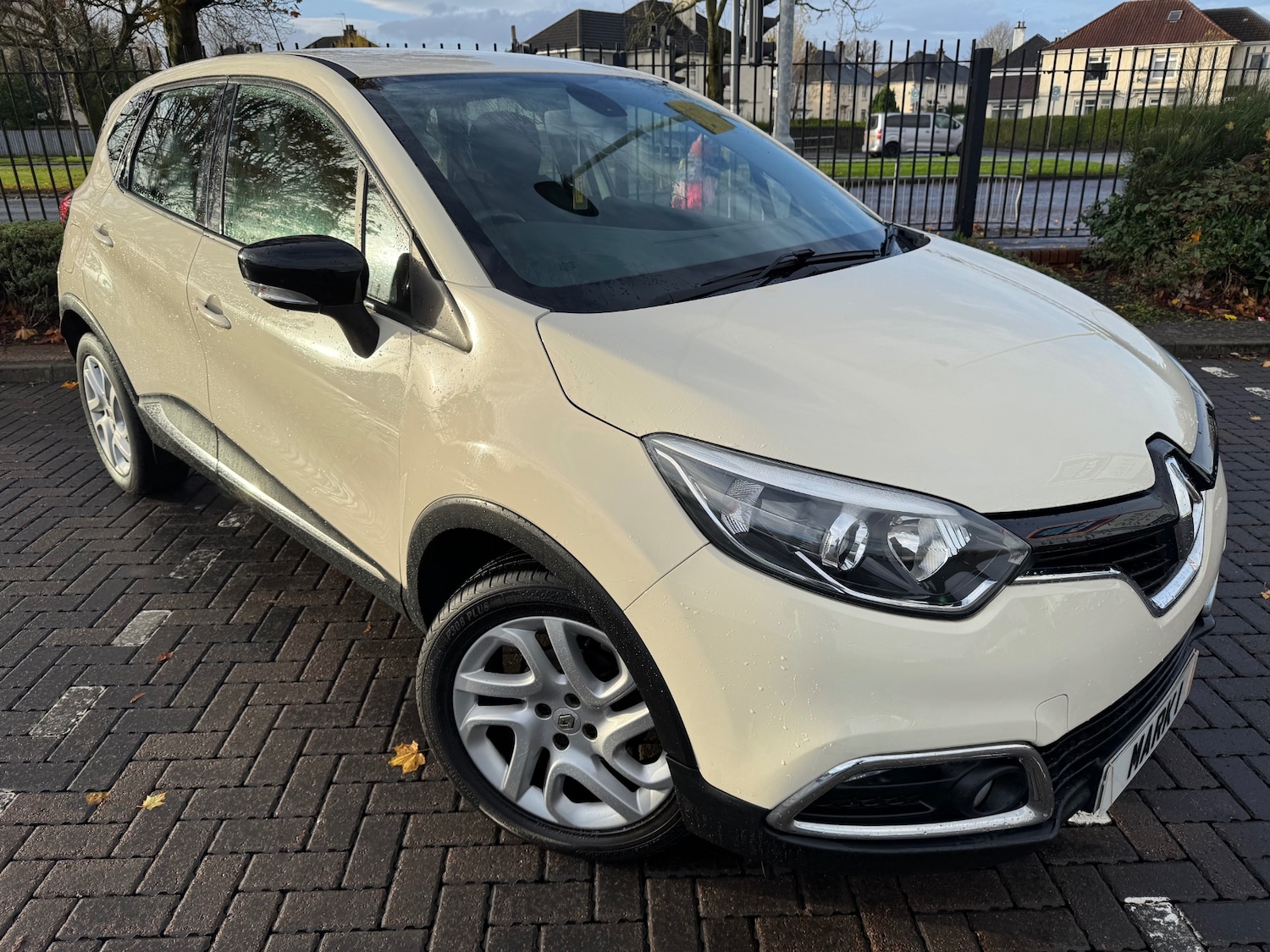 Used Renault Captur 2015 for sale - 76738294: Photo 3