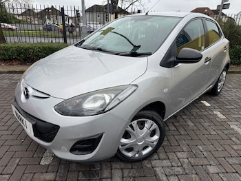 Used Mazda Mazda2 2012 for sale - 77677493: Photo
