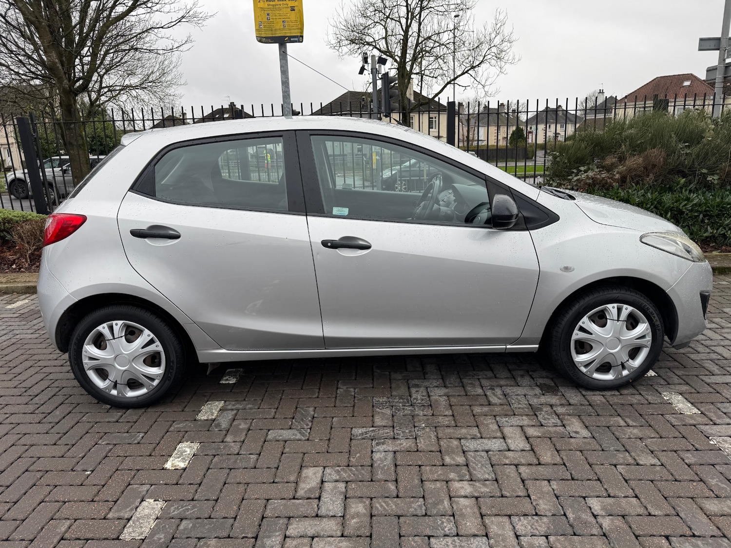 Used Mazda Mazda2 2012 for sale - 77677493: Photo 4