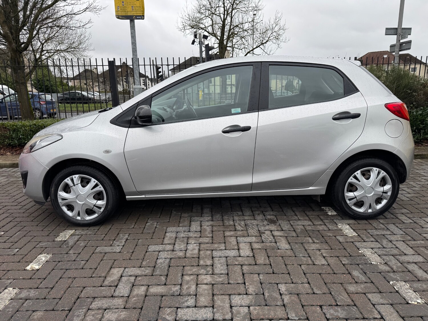 Used Mazda Mazda2 2012 for sale - 77677493: Photo 7