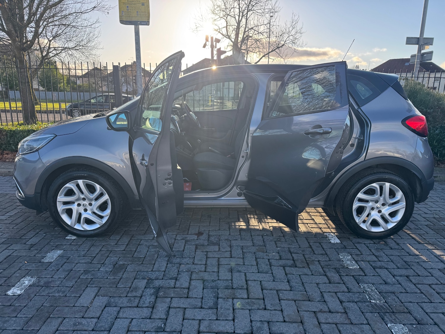 Used Renault Captur 2015 for sale - 76626588: Photo 6