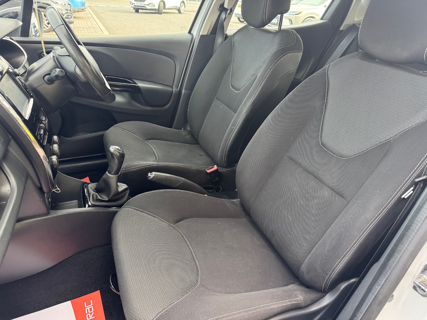 Used Renault Clio 2014 for sale - 76076107: Photo 16