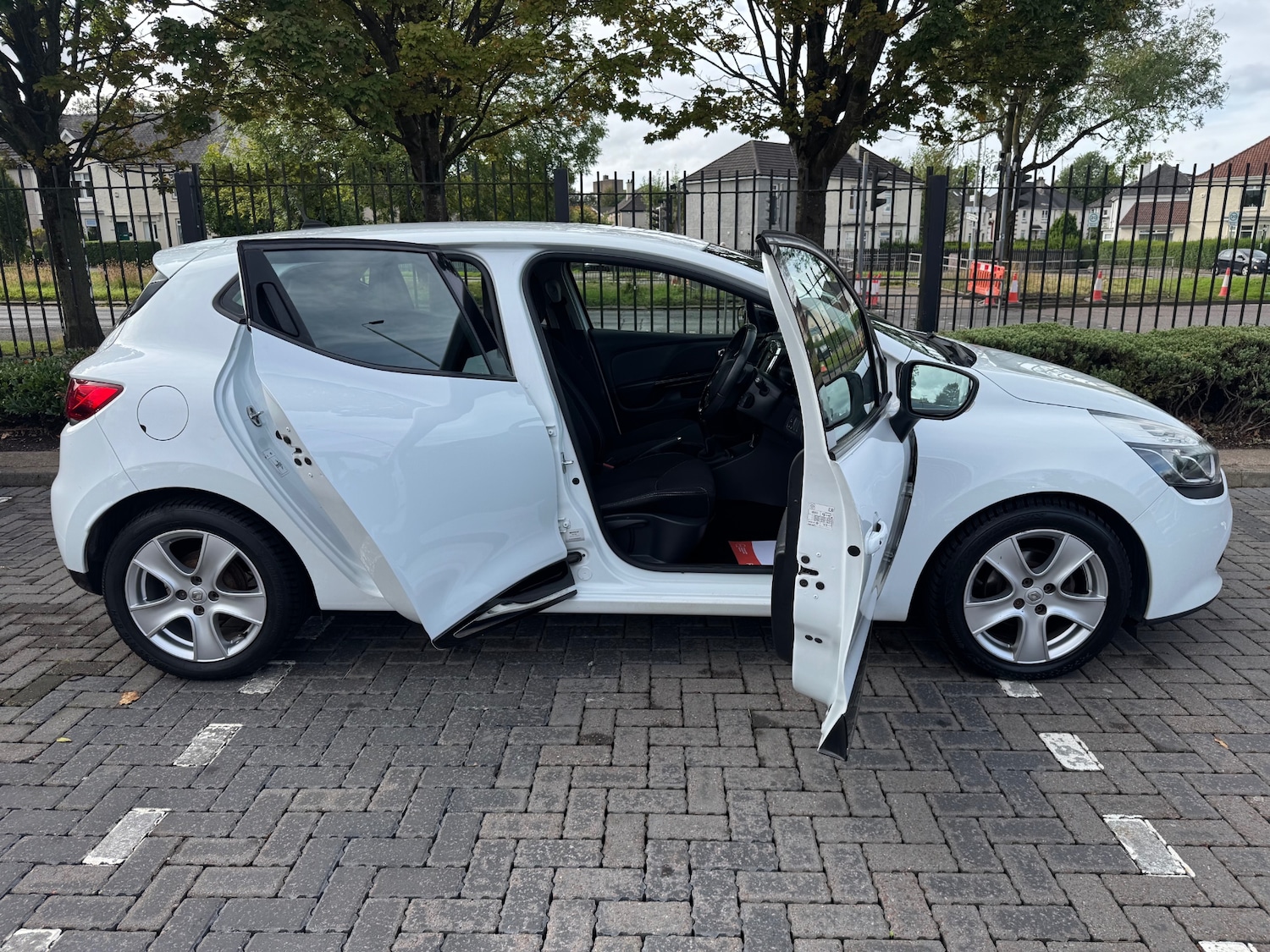 Used Renault Clio 2014 for sale - 76076107: Photo 5