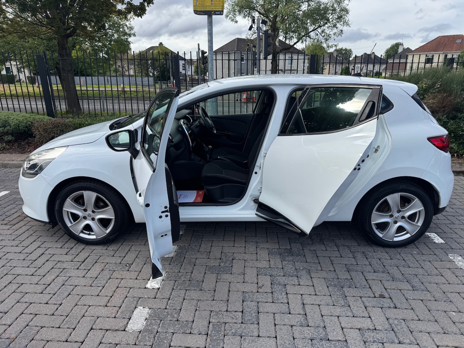 Used Renault Clio 2014 for sale - 76076107: Photo 6