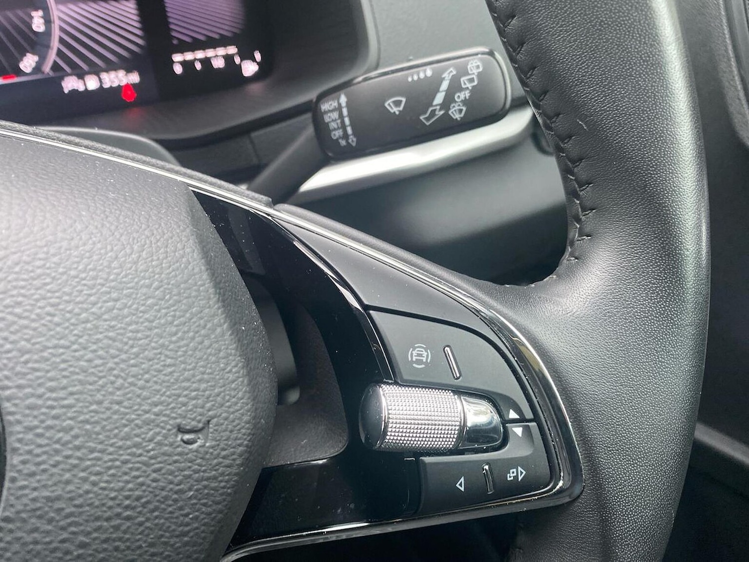 Used Skoda Karoq 2024 for sale - 76931613: Photo 28