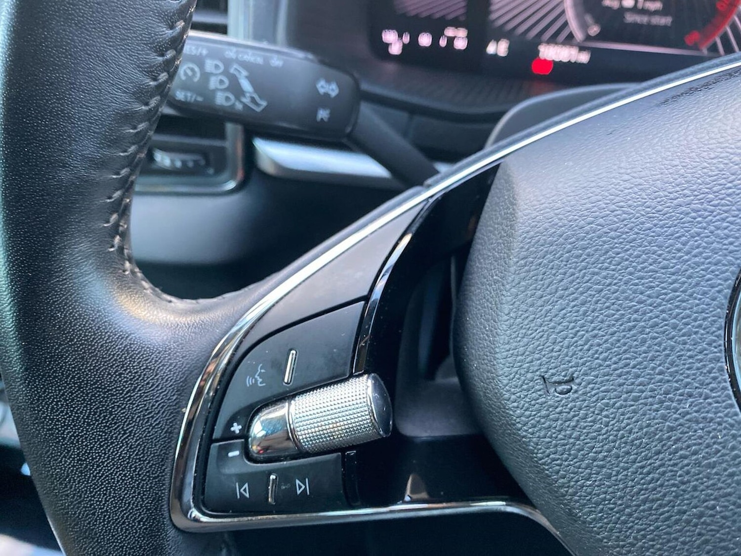 Used Skoda Karoq 2023 for sale - 76918963: Photo 28