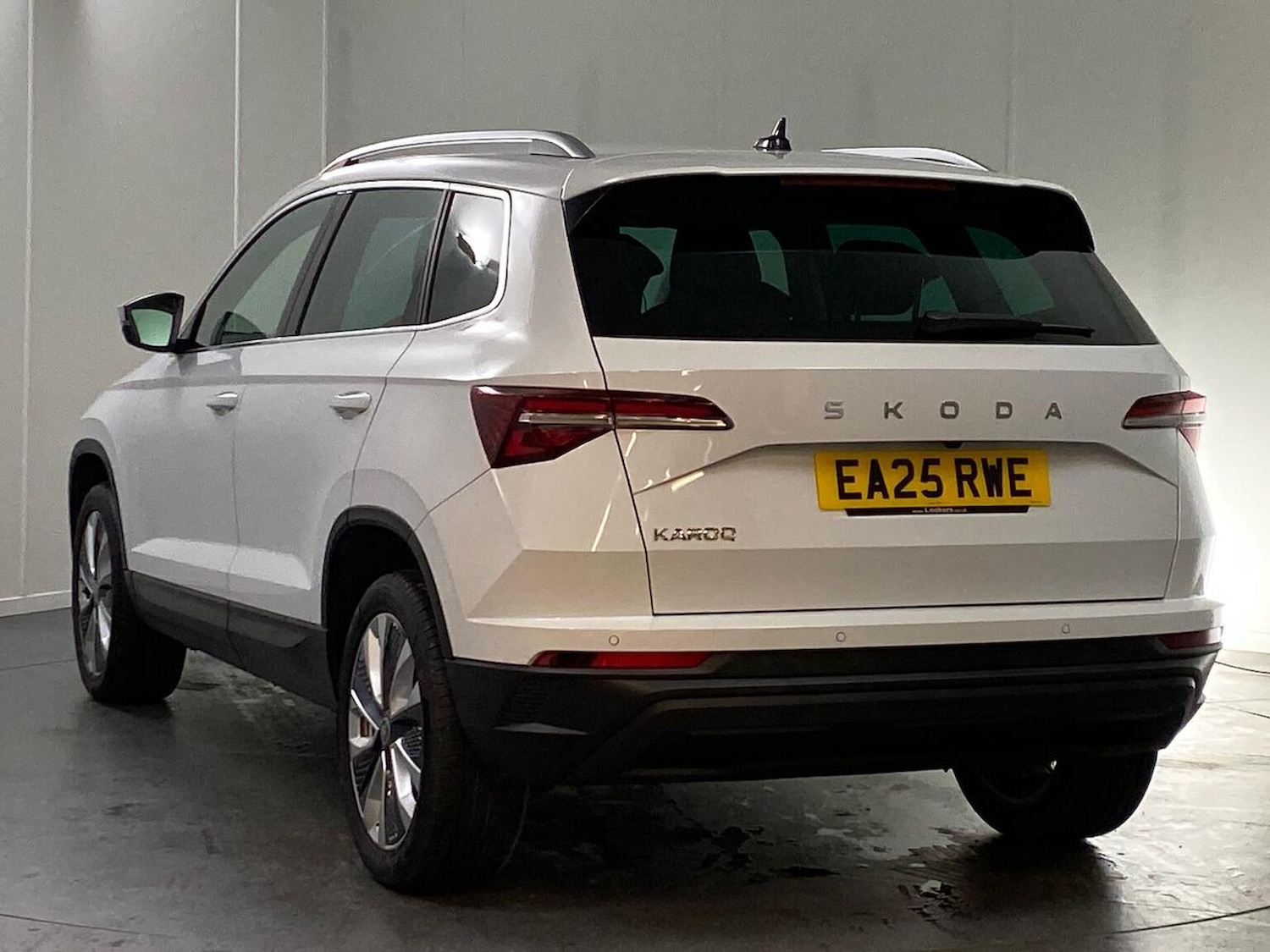Used Skoda Karoq 2025 for sale - 77962329: Photo 2