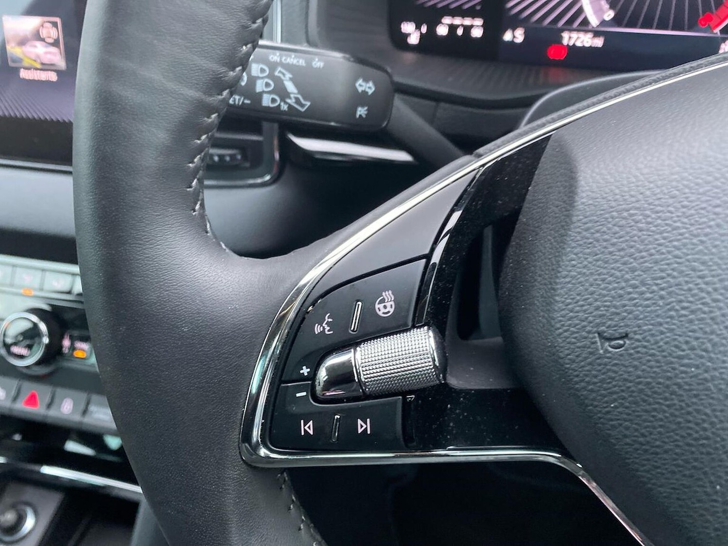 Used Skoda Karoq 2023 for sale - 77056737: Photo 32