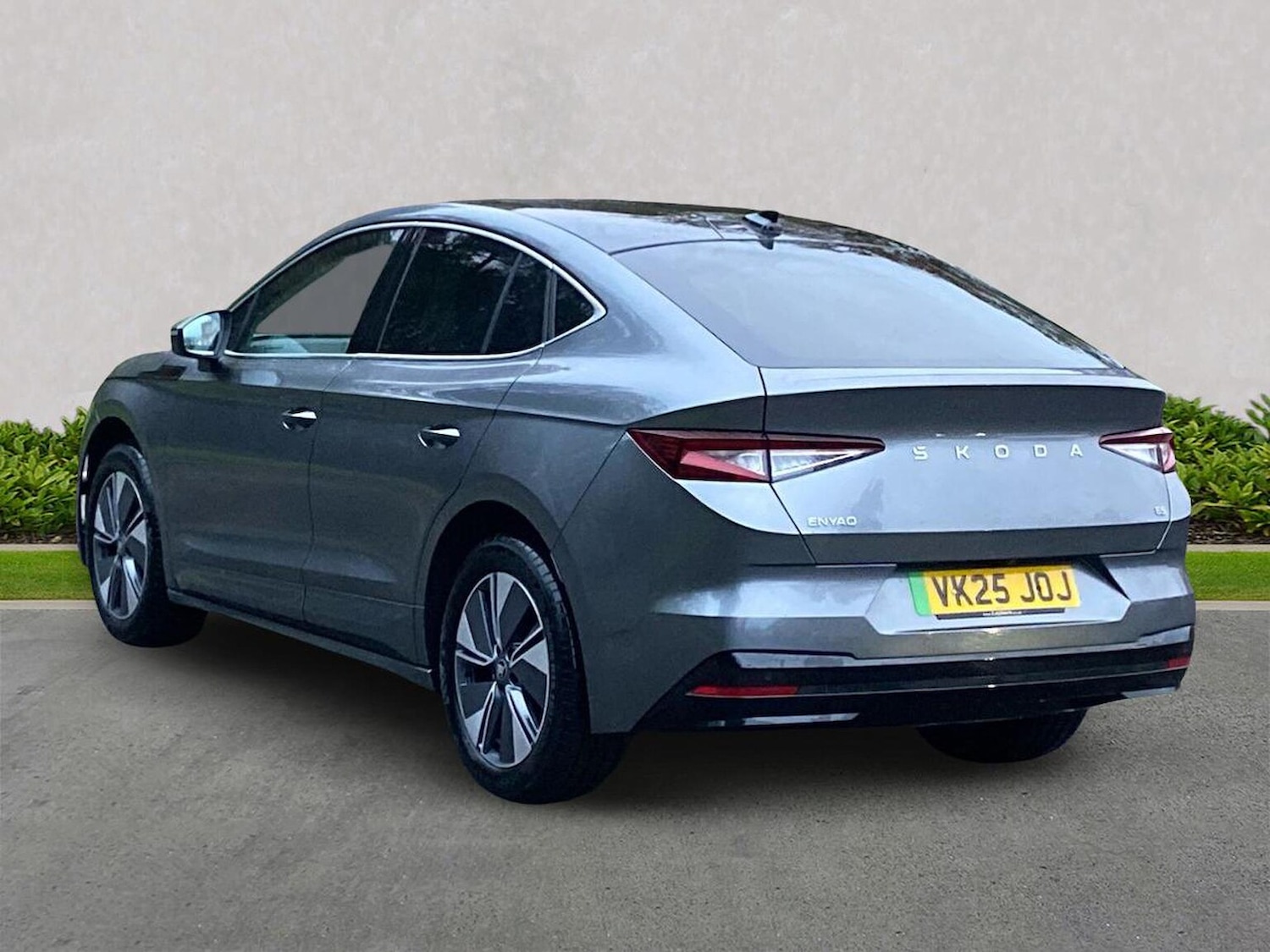 Used Skoda Enyaq 2025 for sale - 77488461: Photo 2