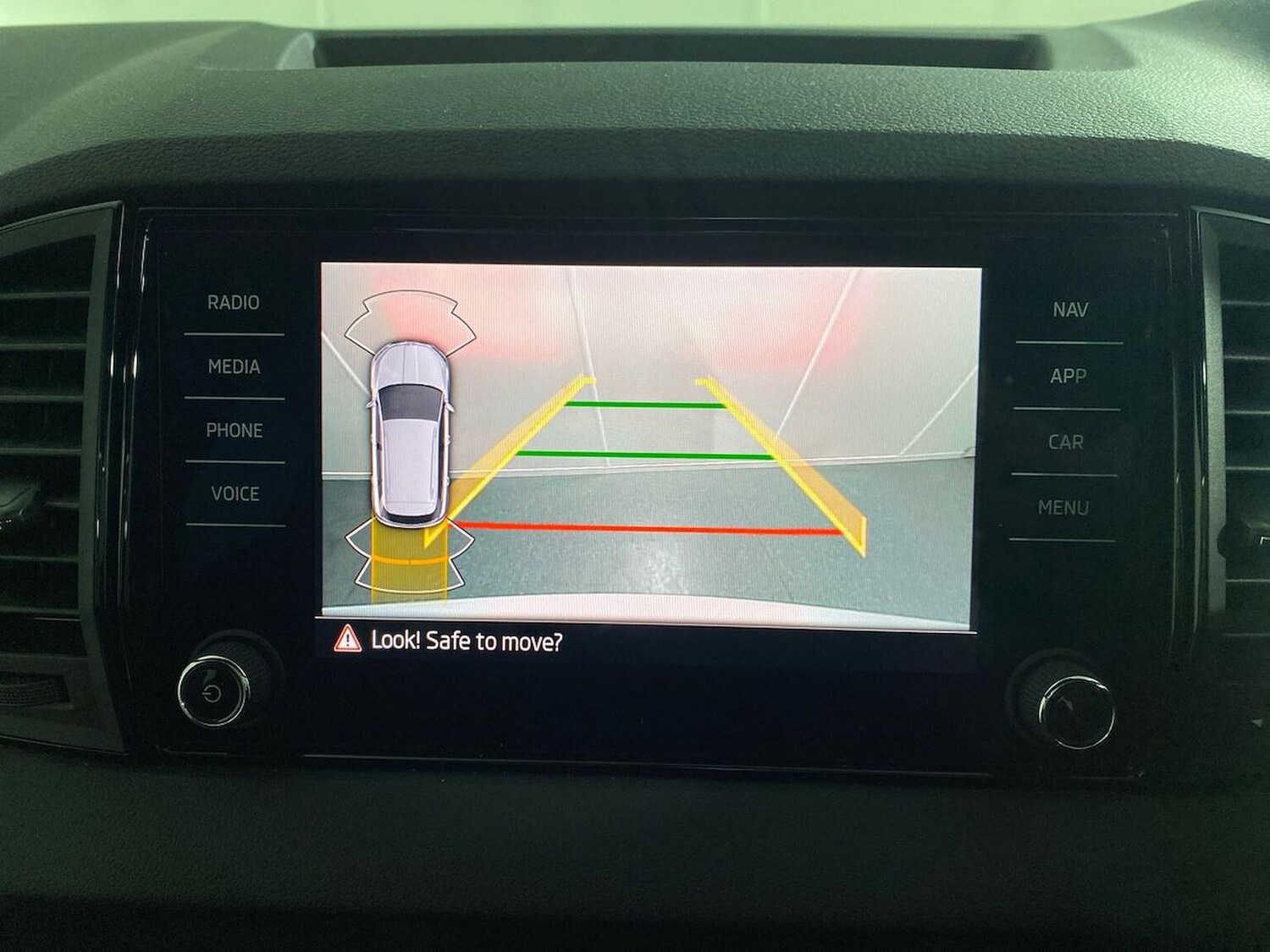 Used Skoda Karoq 2024 for sale - 76281172: Photo 23