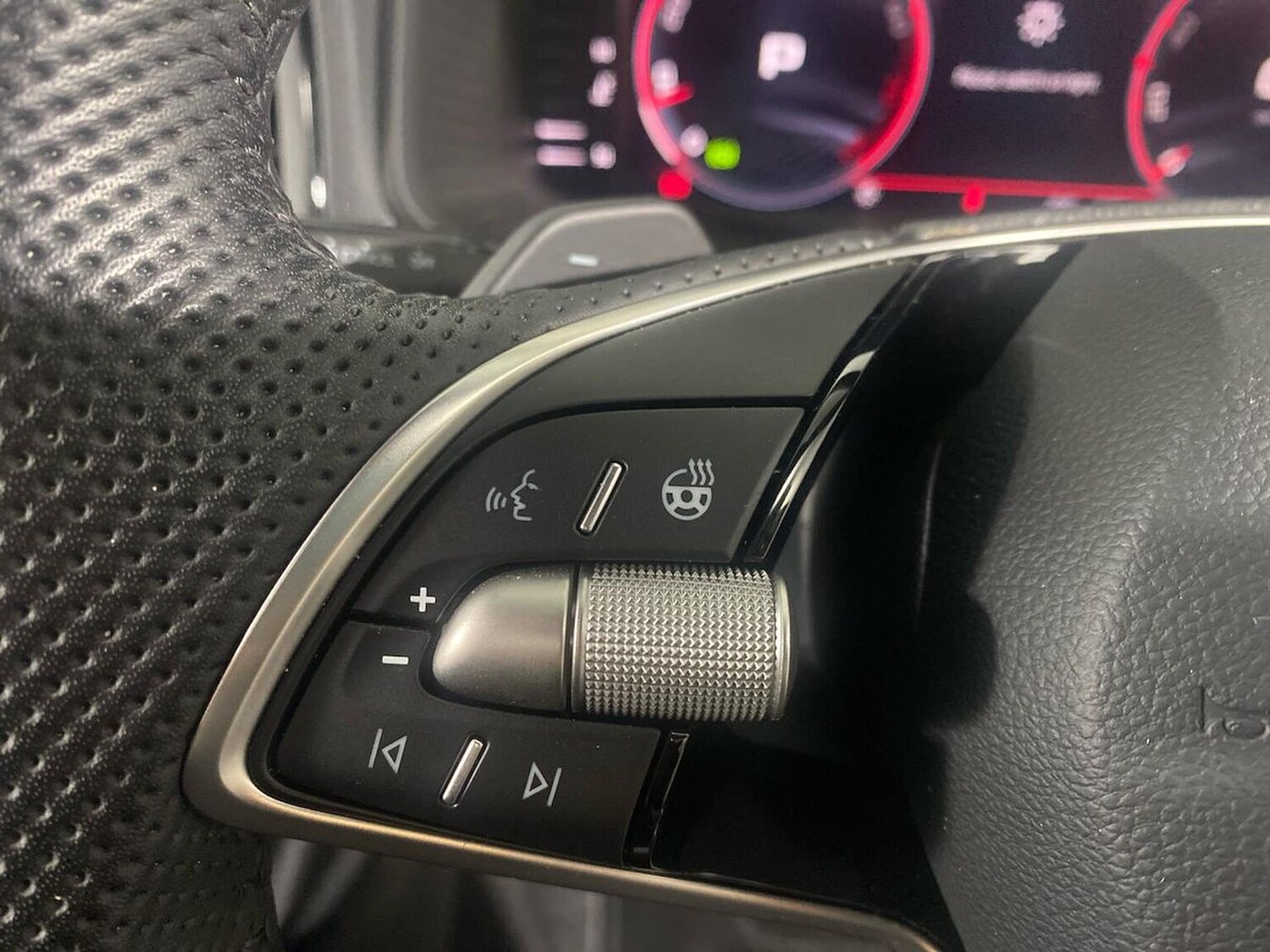 Used Skoda Karoq 2024 for sale - 76281172: Photo 35