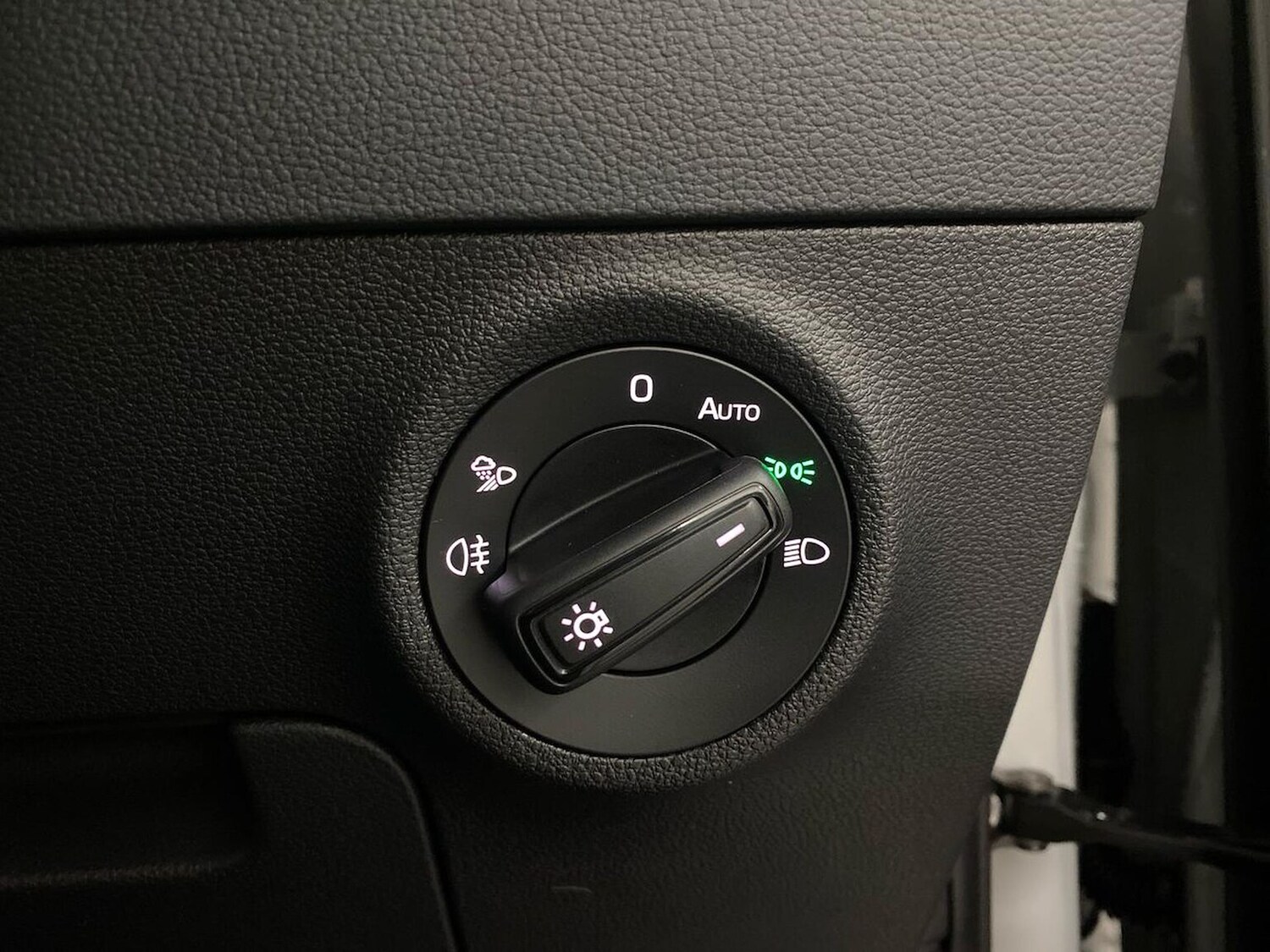 Used Skoda Karoq 2025 for sale - 76449584: Photo 30