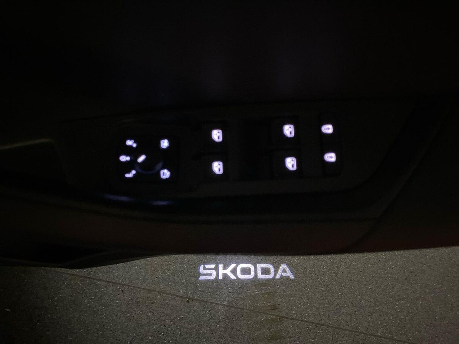 Used Skoda Karoq 2025 for sale - 76449584: Photo 33