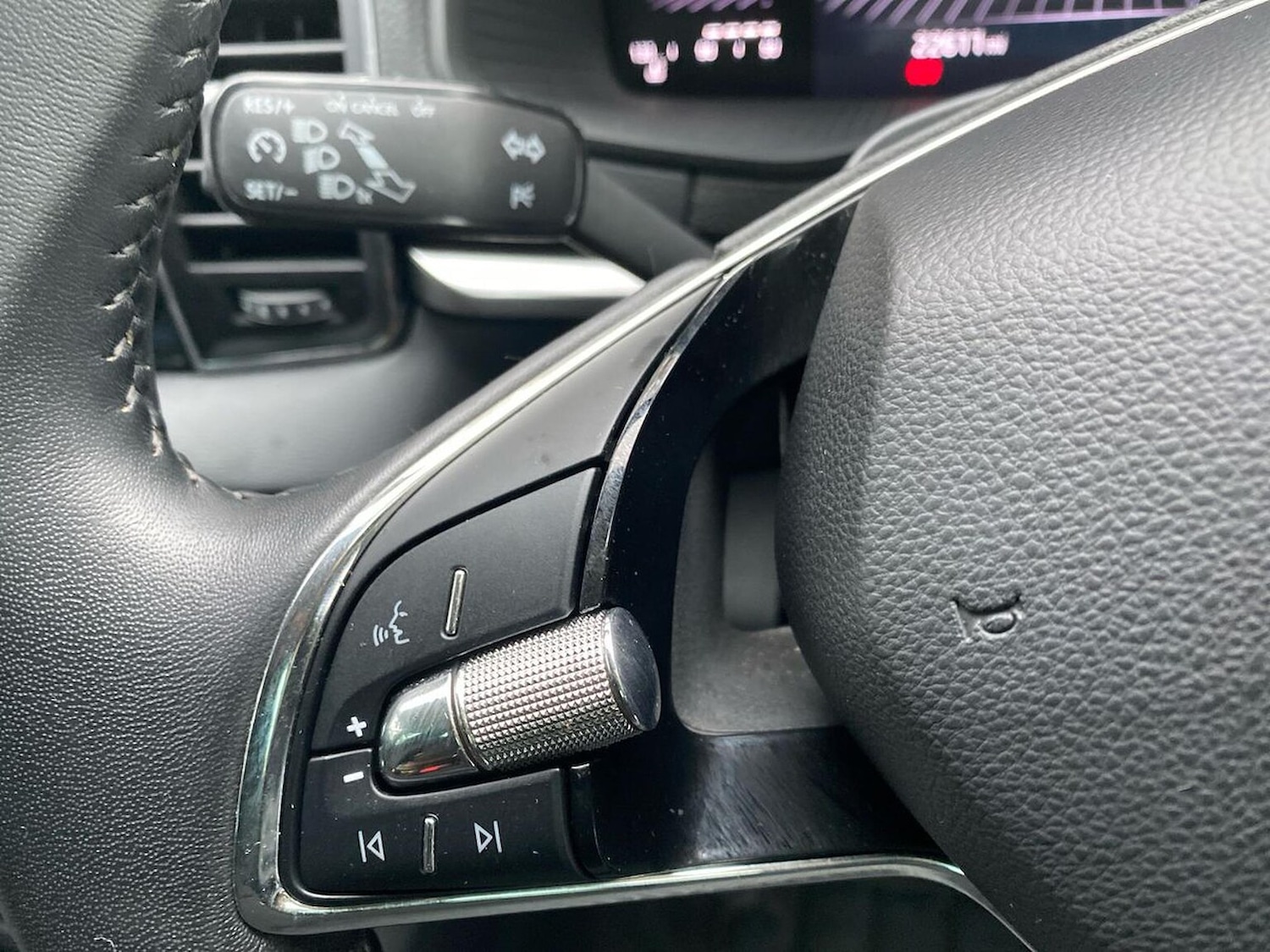 Used Skoda Karoq 2024 for sale - 76720327: Photo 29