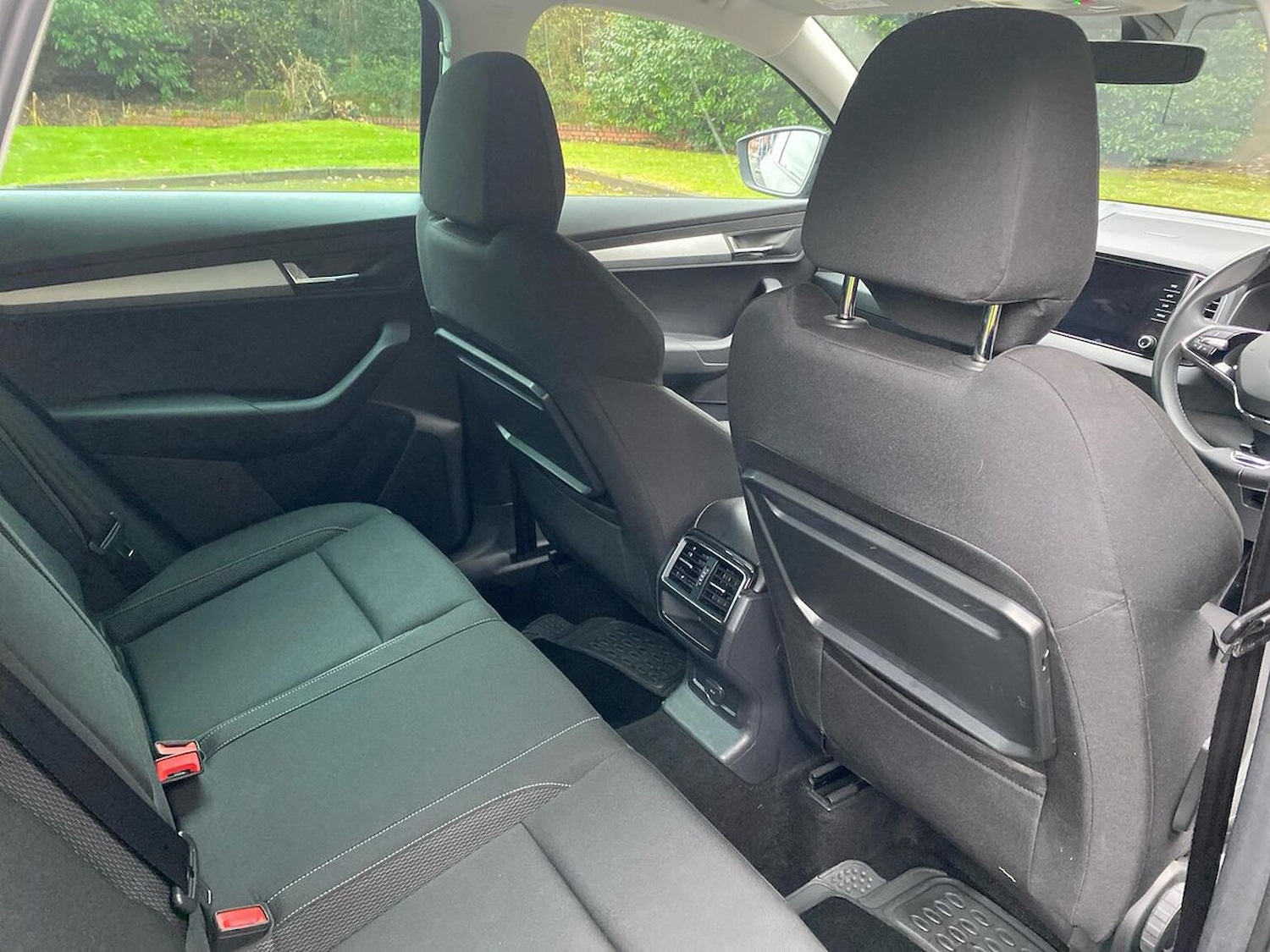 Used Skoda Karoq 2024 for sale - 76720327: Photo 31