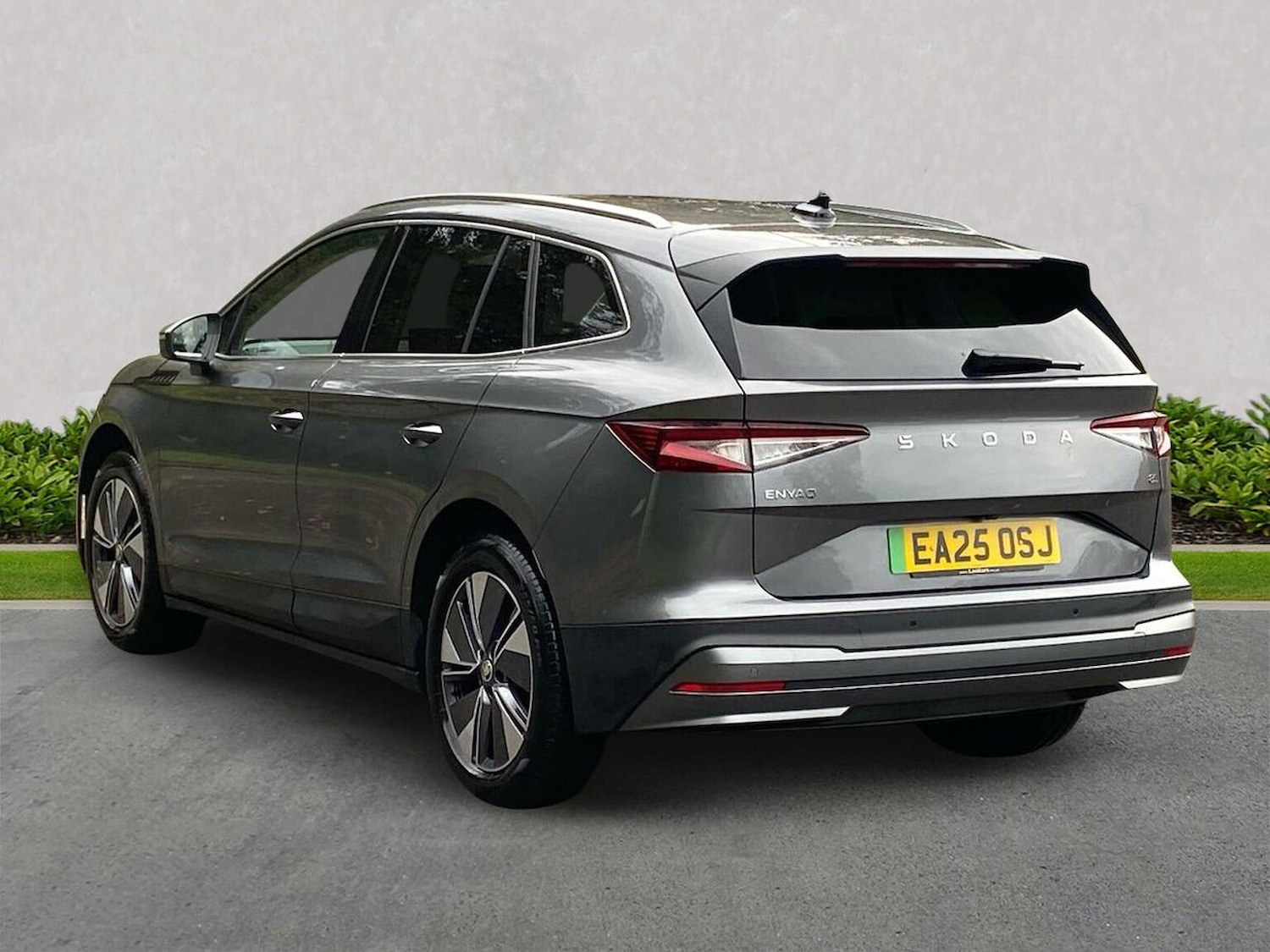 Used Skoda Enyaq 2025 for sale - 76490626: Photo 2