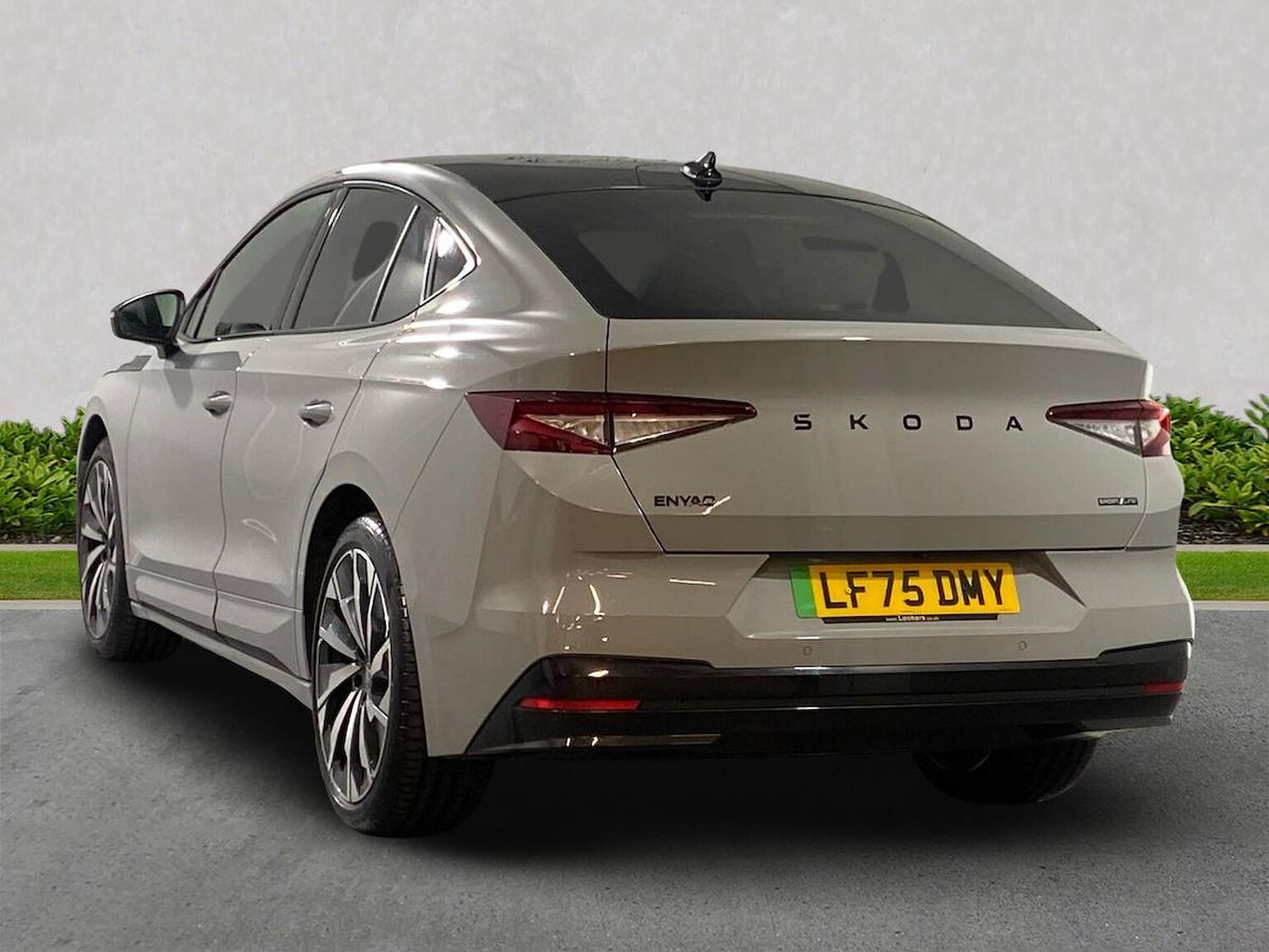 Used Skoda Enyaq 2025 for sale - 76430826: Photo 2