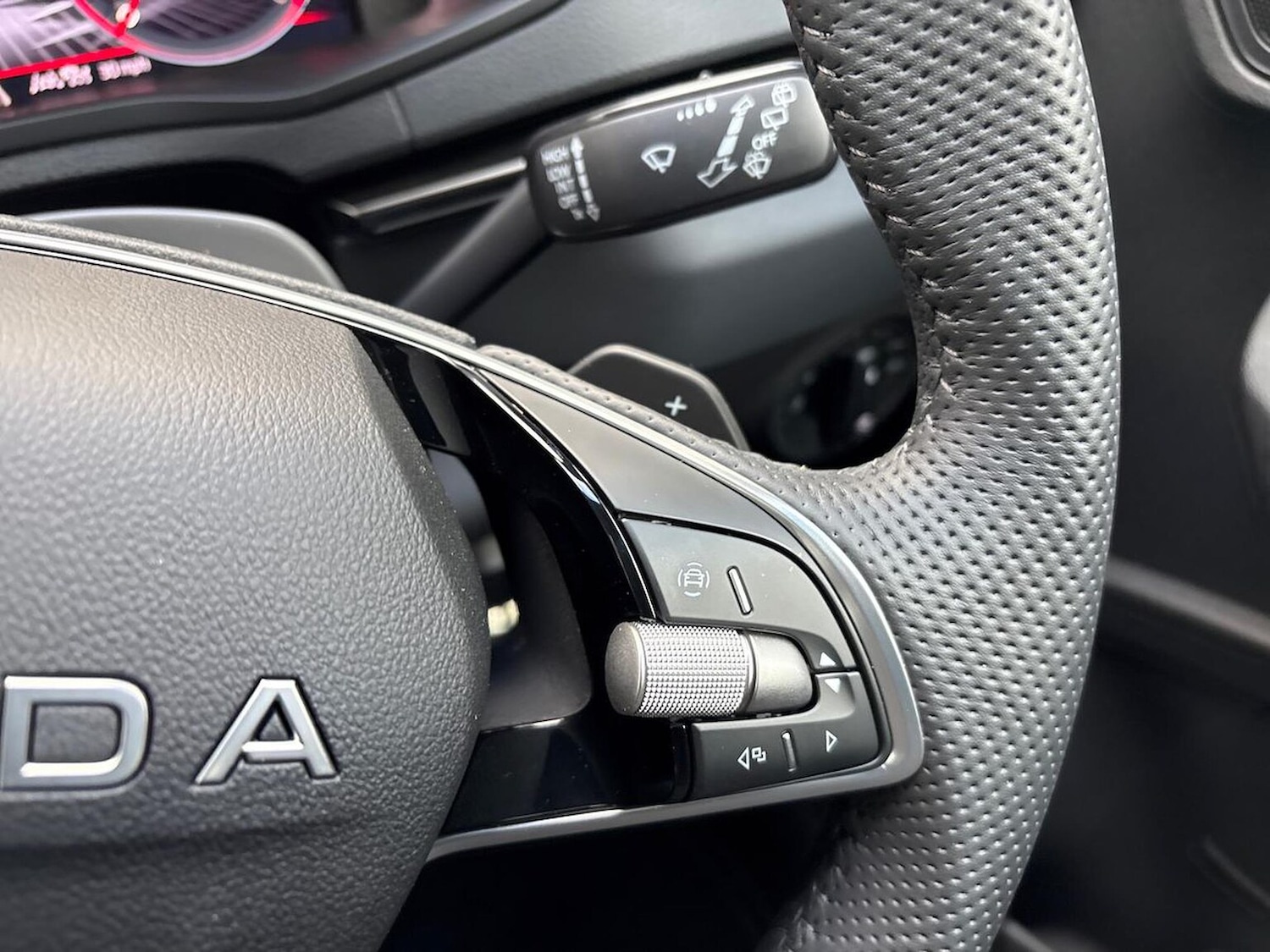 Used Skoda Karoq 2026 for sale - 77872115: Photo 28