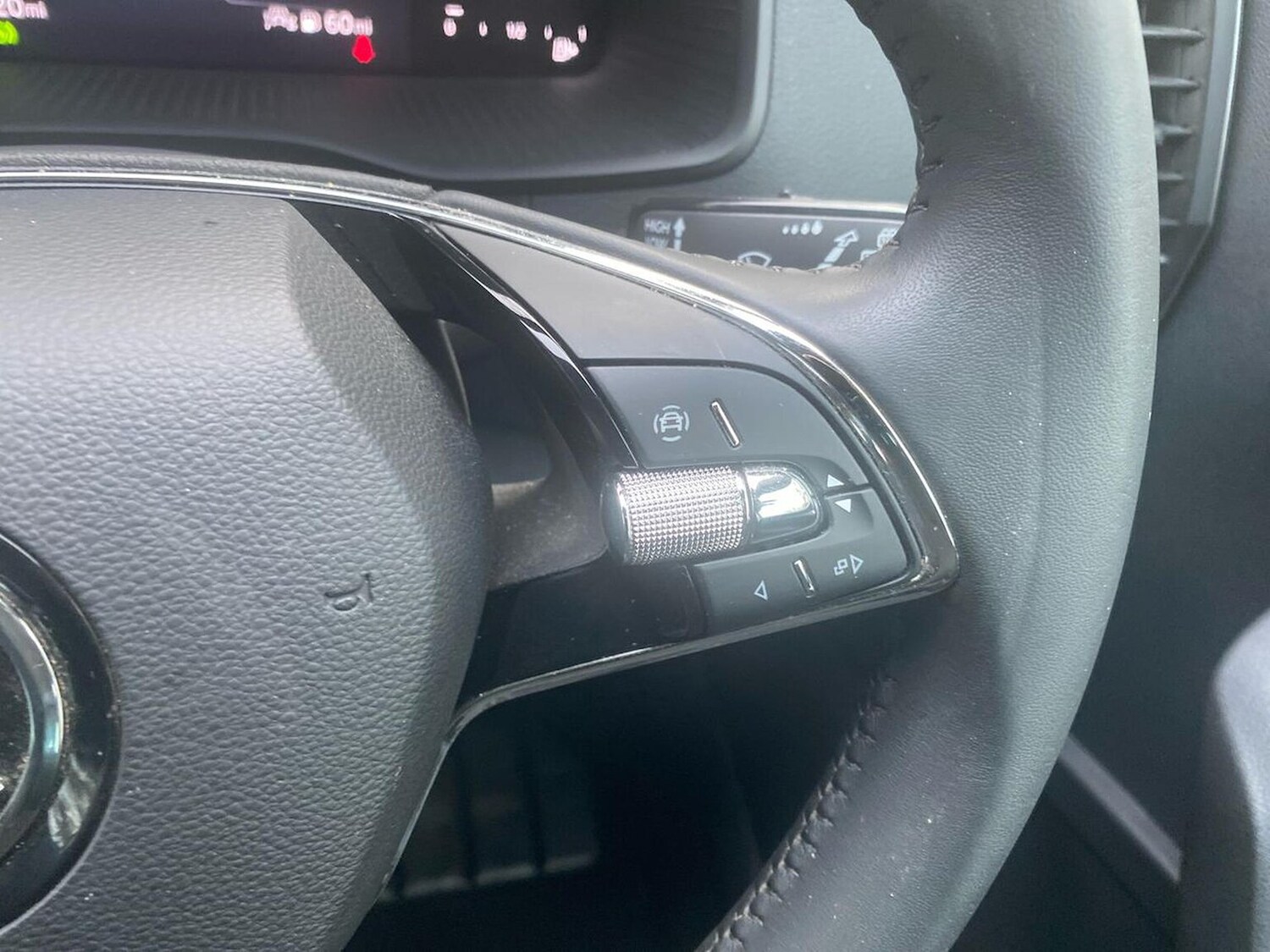 Used Skoda Karoq 2024 for sale - 77488427: Photo 27