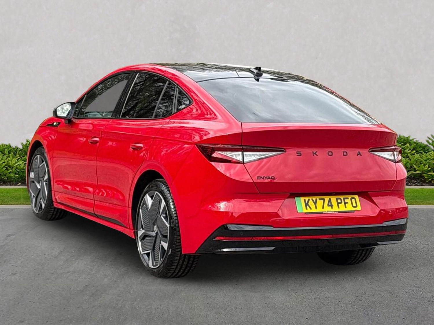 Used Skoda Enyaq 2024 for sale - 78131825: Photo 2
