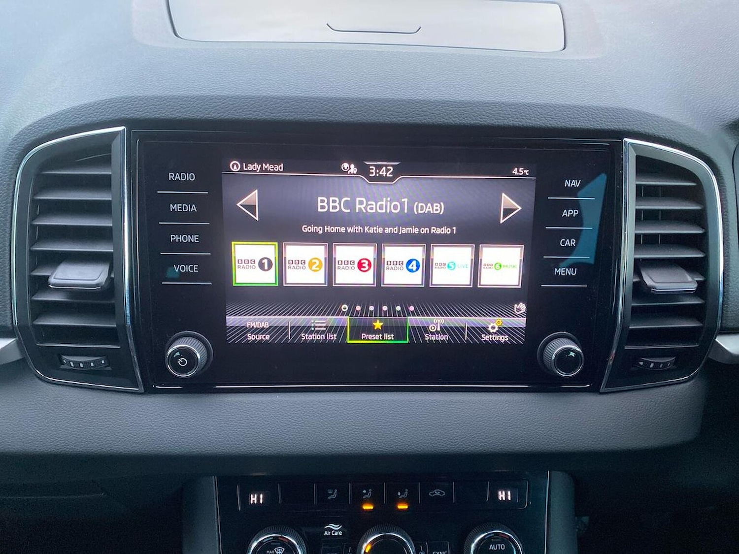 Used Skoda Karoq 2023 for sale - 76719323: Photo 11