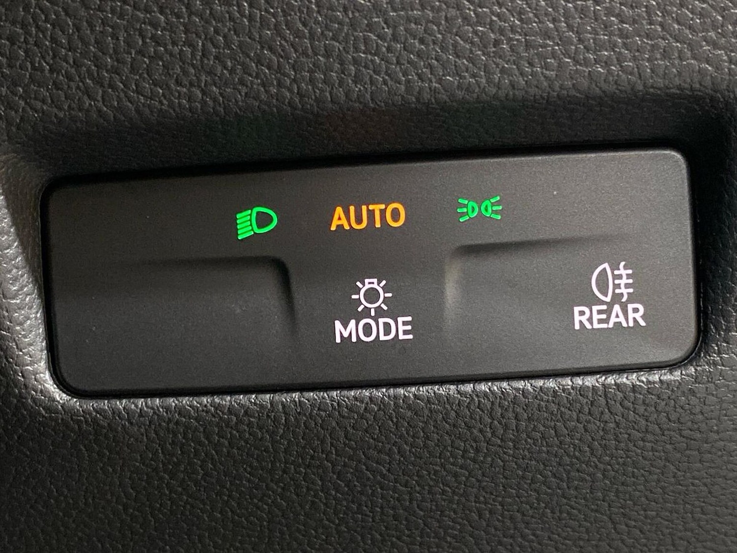 Used Skoda Superb 2025 for sale - 76369192: Photo 32