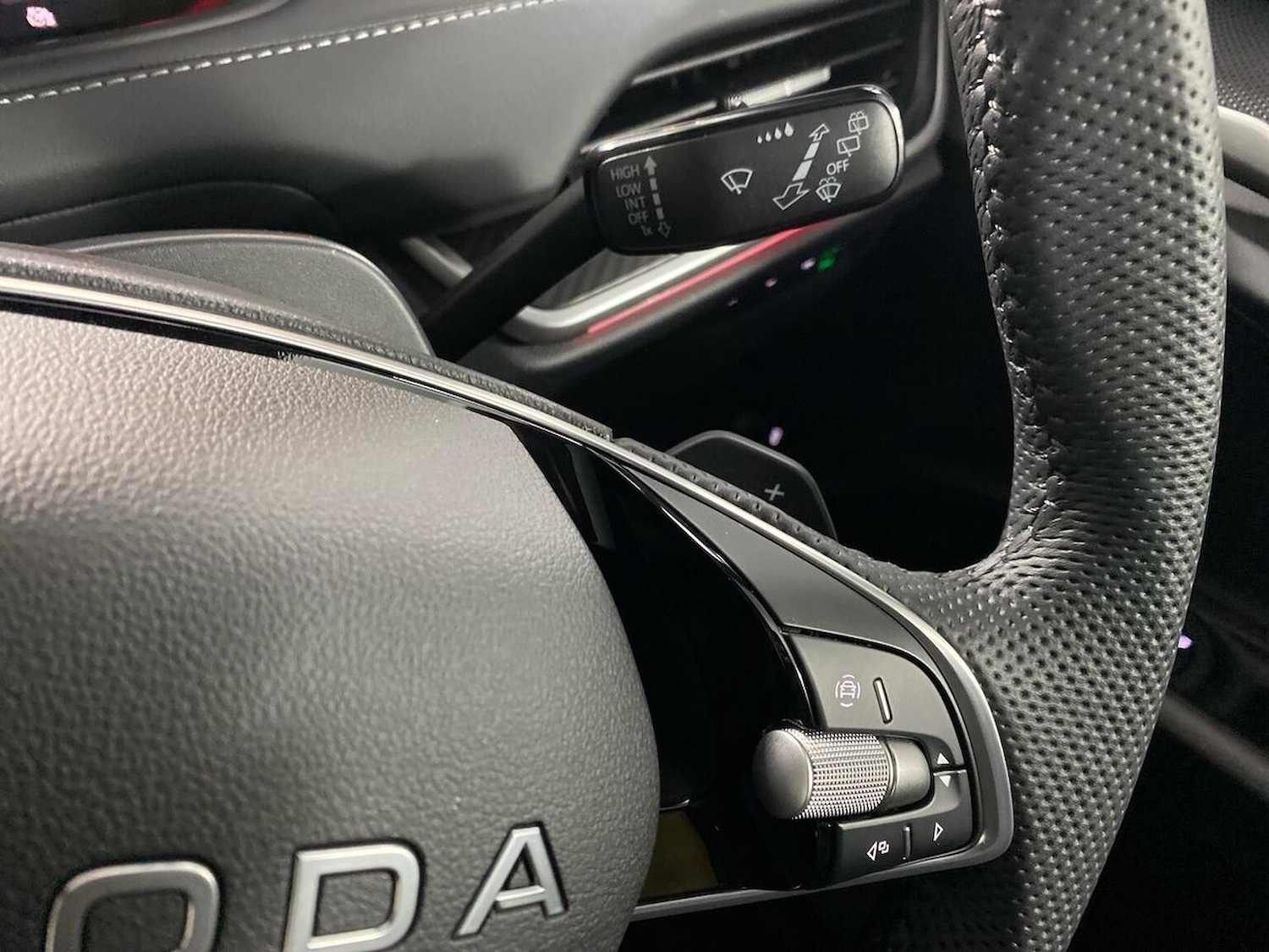 Used Skoda Enyaq 2025 for sale - 76791828: Photo 29