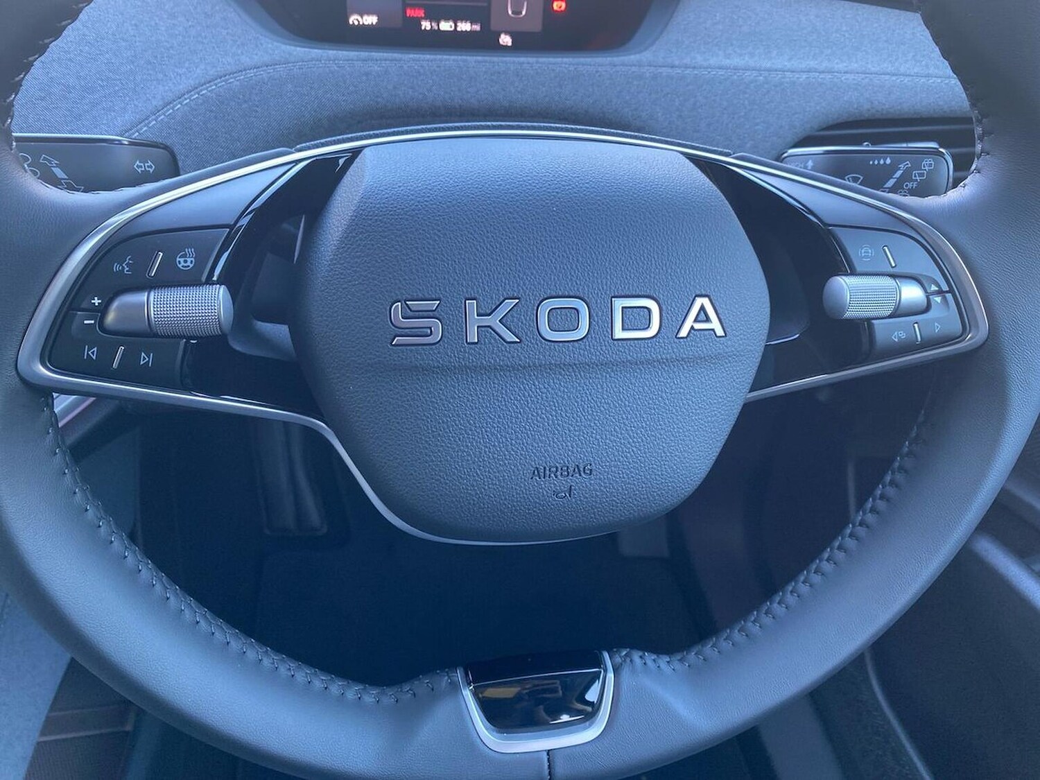 Used Skoda Enyaq 2025 for sale - 76127136: Photo 25