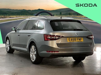 Used Skoda Superb 2019 for sale - 79503989: Photo